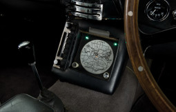 James-Bond-1964-Aston-Martin-DB5-phone.jpg